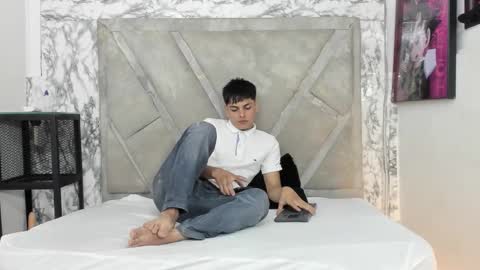 Snapshot of loganjhonson chatting on 10.14.25 loganjhonson online show from 10.14.25