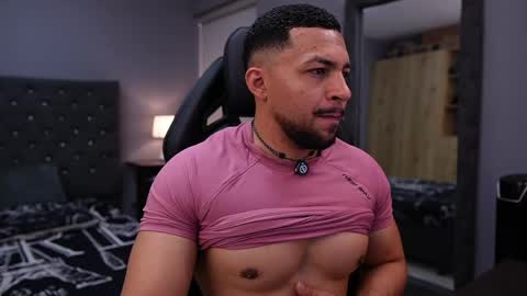 Snapshot of loganmartinx chatting on 05.17.26 loganmartinx online show from 05.17.26