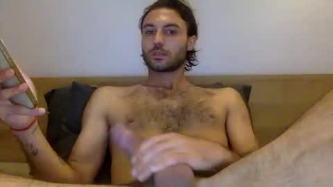 Snapshot of logeil27 chatting on 11.04.25 logeil27 online show from 11.04.25