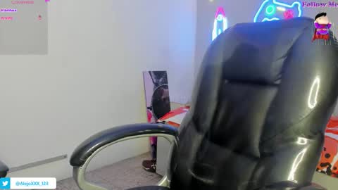 LOUIS online show from 10.05.25