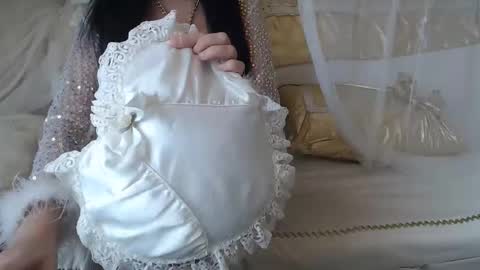 Snapshot of lokagold chatting on 10.13.25 Lilu online show from 10.13.25