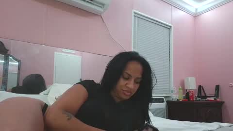 Lola online show from 10.17.25
