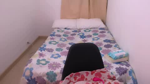 lola_222 online show from 02.17.25