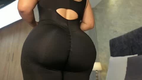 Snapshot of lola__sweet0591 chatting on 04.29.26 Lola Sweet online show from 04.29.26