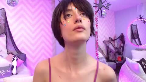Lola online show from 10.16.25