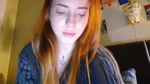 Snapshot of lola_dinky chatting on 02.24.25 Lola online show from 02.24.25