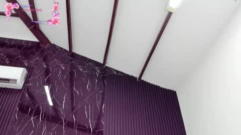 Lola Angel online show from 11.25.25