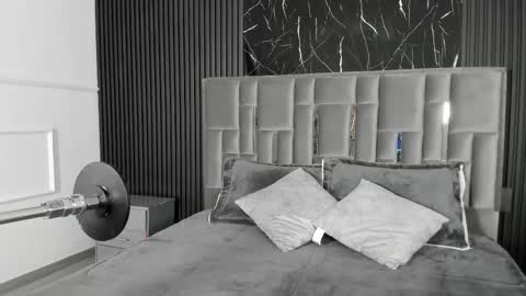 Lola Angel online show from 01.12.26