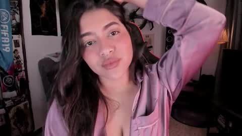 lolaasmith_21 online show from 01.15.26