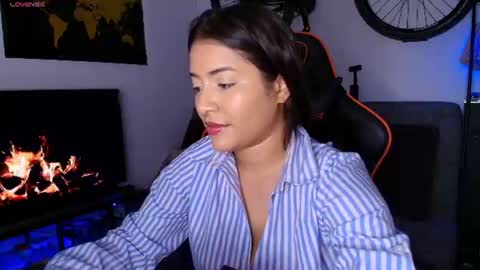 lolaasmith_21 online show from 07.10.26