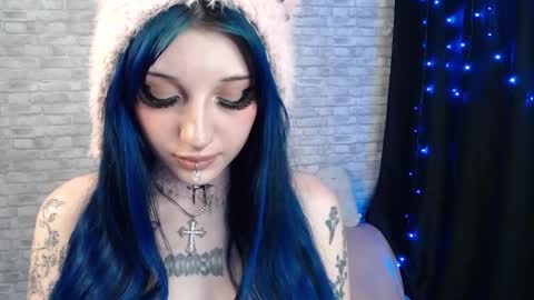 Snapshot of lolablackberry chatting on 10.08.25 Lola online show from 10.08.25