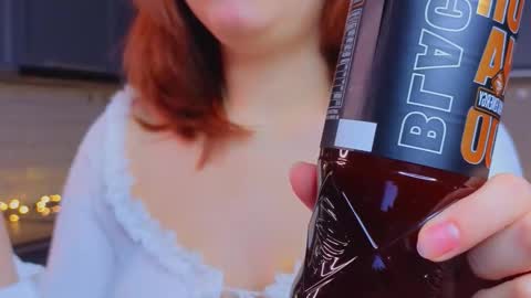 Snapshot of lolacrazy_ chatting on 02.26.26 Lola online show from 02.26.26