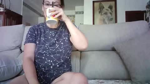 Snapshot of lolahueso chatting on 06.09.26 LOLA HUESO y ERIC online show from 06.09.26