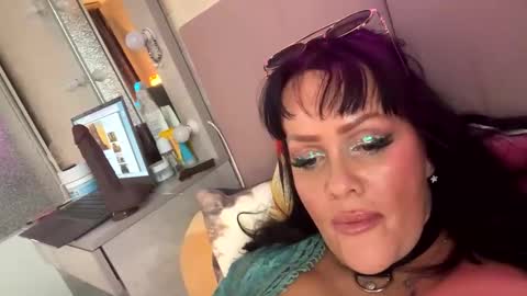 Lolaley2 online show from 12.02.25