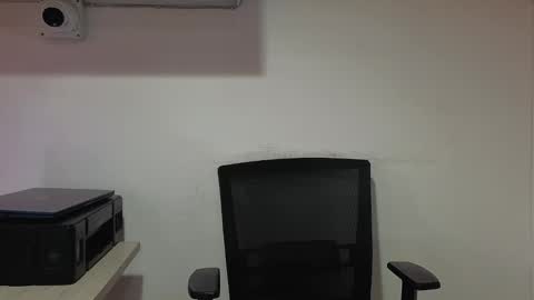 Snapshot of lolalola_12 chatting on 11.14.25 lolalola_12 online show from 11.14.25