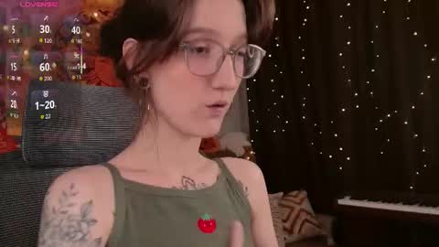 Snapshot of lolami_ chatting on 06.23.26 lolami_ online show from 06.23.26