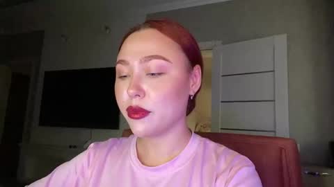 Snapshot of lolamint_ chatting on 09.16.25 Lola online show from 09.16.25