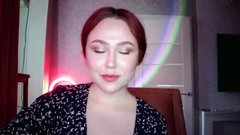 Snapshot of lolamint_ chatting on 09.30.25 Lola online show from 09.30.25