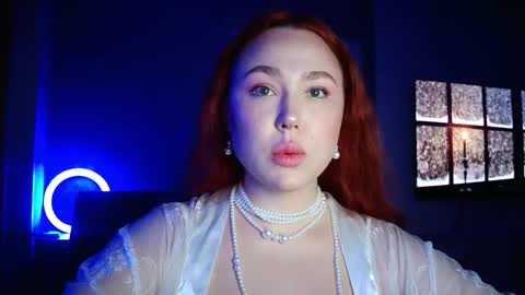 Snapshot of lolamint_ chatting on 11.01.25 Lola online show from 11.01.25