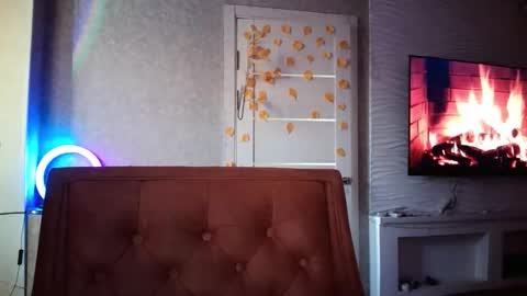 Snapshot of lolamint_ chatting on 11.09.25 Lola online show from 11.09.25