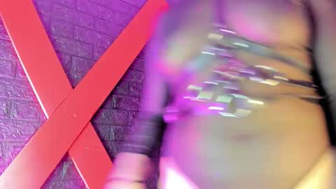 Lola online show from 12.19.25