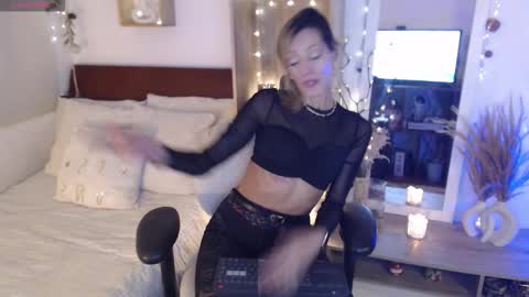 Dear tippers follow me on my new cb account lennarogers online show from 11.15.25