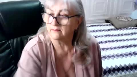 LolkaAlyss online show from 11.26.25