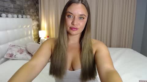 Snapshot of lollidoli__ chatting on 10.17.25 Victoria online show from 10.17.25