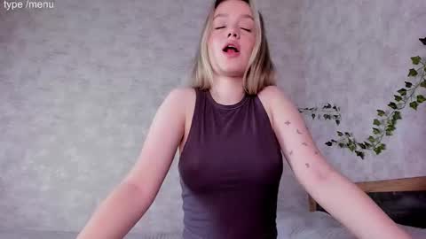 Mia online show from 11.11.25