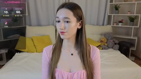 Snapshot of lolly_monica chatting on 01.05.25 Monica online show from 01.05.25