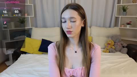 Snapshot of lolly_monica chatting on 01.06.25 Monica online show from 01.06.25