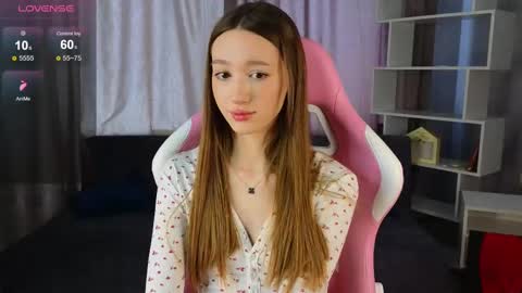 Snapshot of lolly_monica chatting on 03.04.25 Monica online show from 03.04.25