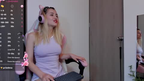 Lolly online show from 12.24.24