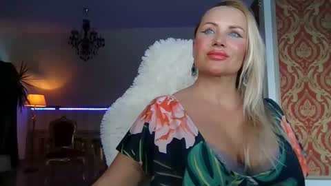 Snapshot of lollyta2023 chatting on 12.26.24 Roxy online show from 12.26.24