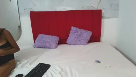 loly_skinny10 online show from 04.17.26