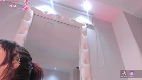 Snapshot of lolyyuno chatting on 09.17.25 Loly online show from 09.17.25