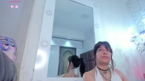 Snapshot of lolyyuno chatting on 09.22.25 Loly online show from 09.22.25