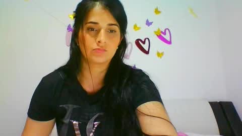 estehfania online show from 02.22.25