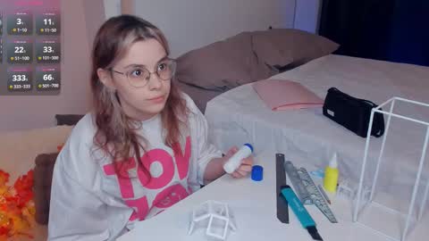 Lona online show from 11.26.25