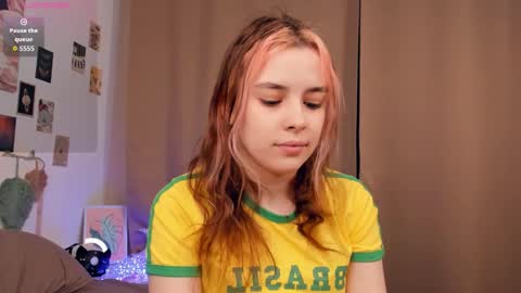 Lona online show from 03.04.26