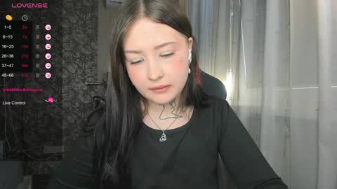 Snapshot of lonalye chatting on 12.24.24 lona online show from 12.24.24