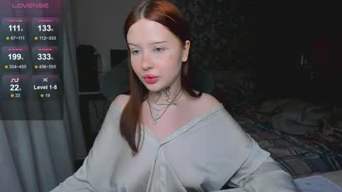 Snapshot of lonalye chatting on 12.15.25 lona online show from 12.15.25