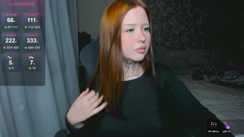 Snapshot of lonalye chatting on 01.10.26 lona online show from 01.10.26