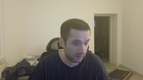 londonboy918070 online show from 02.28.25