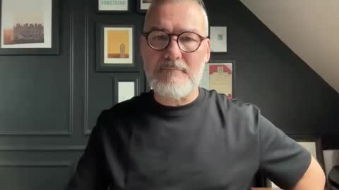 EnglishBear online show from 10.10.25