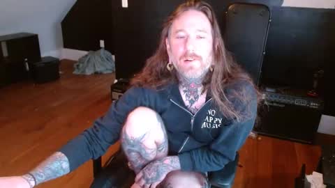 Snapshot of longhair021 chatting on 12.20.24 longhair online show from 12.20.24