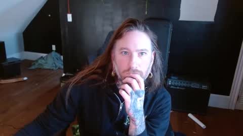 Snapshot of longhair021 chatting on 01.03.25 longhair online show from 01.03.25