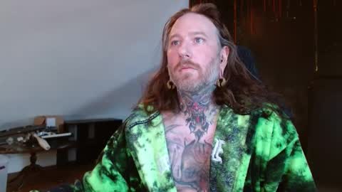 Snapshot of longhair021 chatting on 01.14.25 longhair online show from 01.14.25