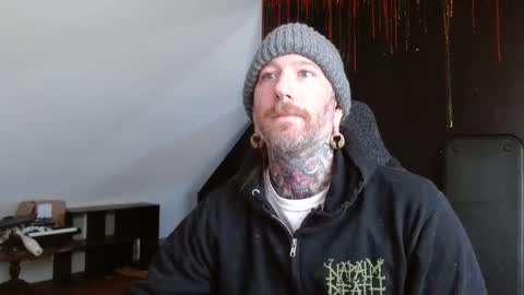 Snapshot of longhair021 chatting on 01.15.25 longhair online show from 01.15.25