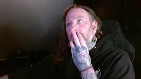 Snapshot of longhair021 chatting on 02.02.25 longhair online show from 02.02.25